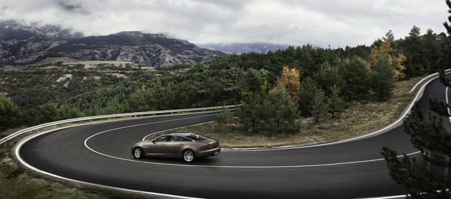  Jaguar XJ Portfolio 2015 года  (фото 9 из 13)